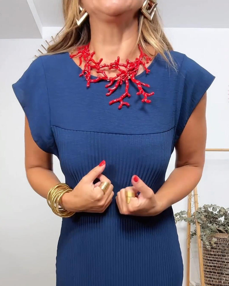 Véronique | Robe plissée simple sans manches de couleur unie